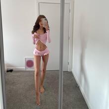  Nude