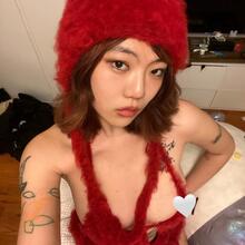  Nude
