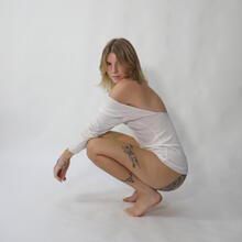  Nude