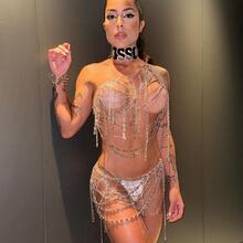  Nude