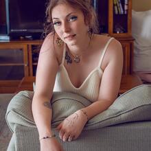  Nude