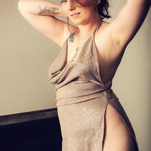  Nude
