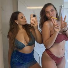  Nude