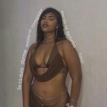  Nude