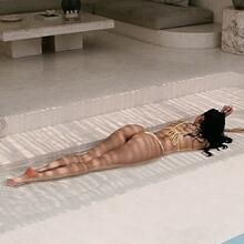  Nude