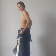  Nude
