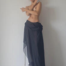  Nude