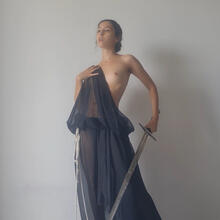  Nude