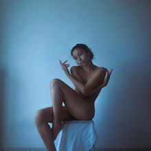  Nude