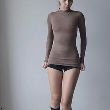  Nude