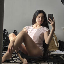 Nude