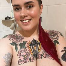  Nude