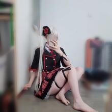  Nude