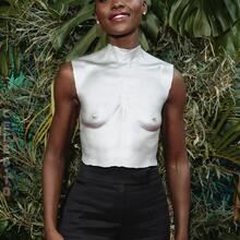  Nude