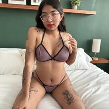  Nude