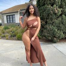  Nude