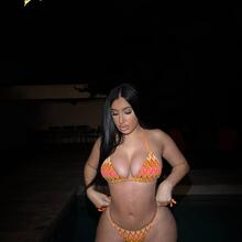  Nude