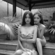  Nude