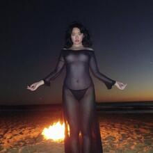  Nude