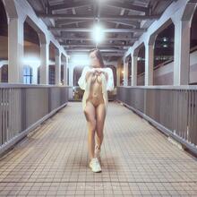  Nude