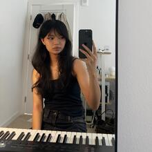  Nude