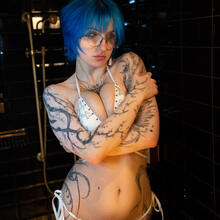  Nude