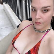  Nude