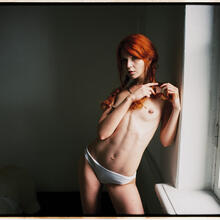  Nude