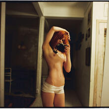  Nude