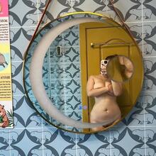  Nude
