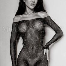  Nude