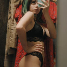  Nude