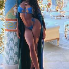 Nude
