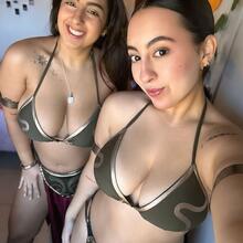  Nude