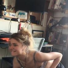 Nude