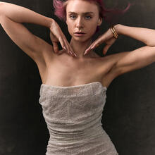  Nude