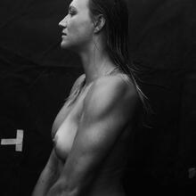  Nude