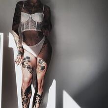  Nude