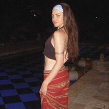  Nude
