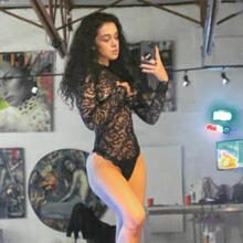  Nude