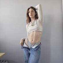  Nude