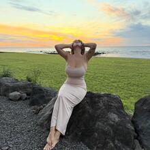  Nude