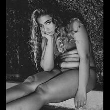  Nude
