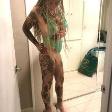  Nude