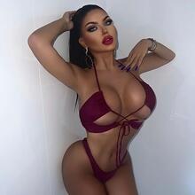  Nude