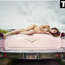  Nude
