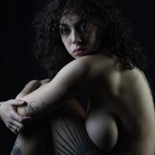  Nude
