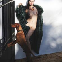  Nude