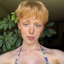  Nude