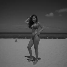  Nude
